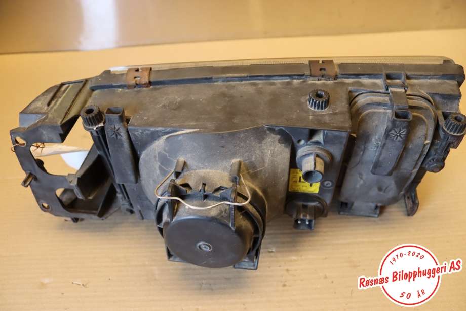 Frontlykt venstre halogen til Volvo 740 1988-1992  (VOLVO|3518252||0301078151)