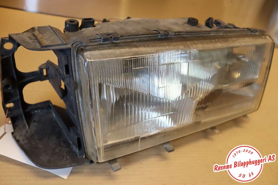 Frontlykt høyre halogen til Volvo 740 1988-1992 (VOLVO|3518253||0301078152)