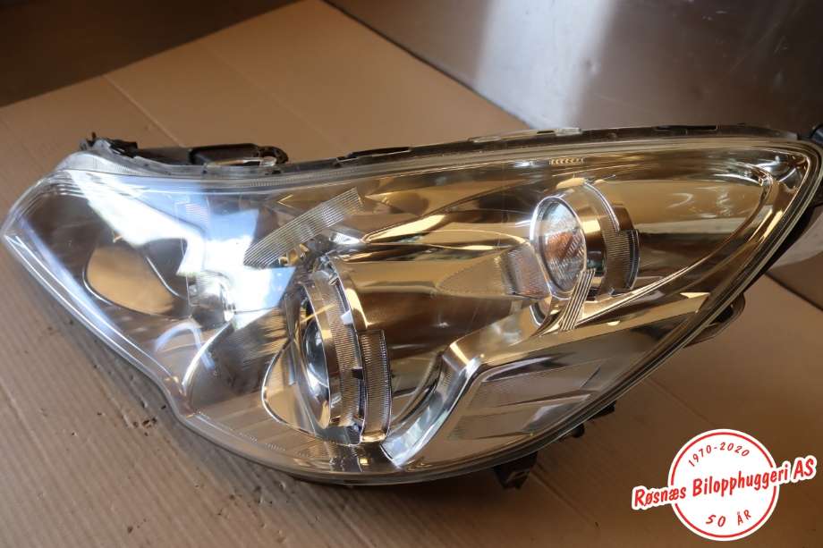 Frontlykt venstre halogen til Subaru Outback 2009-2014 (Type IV)  (84001AJ110|)
