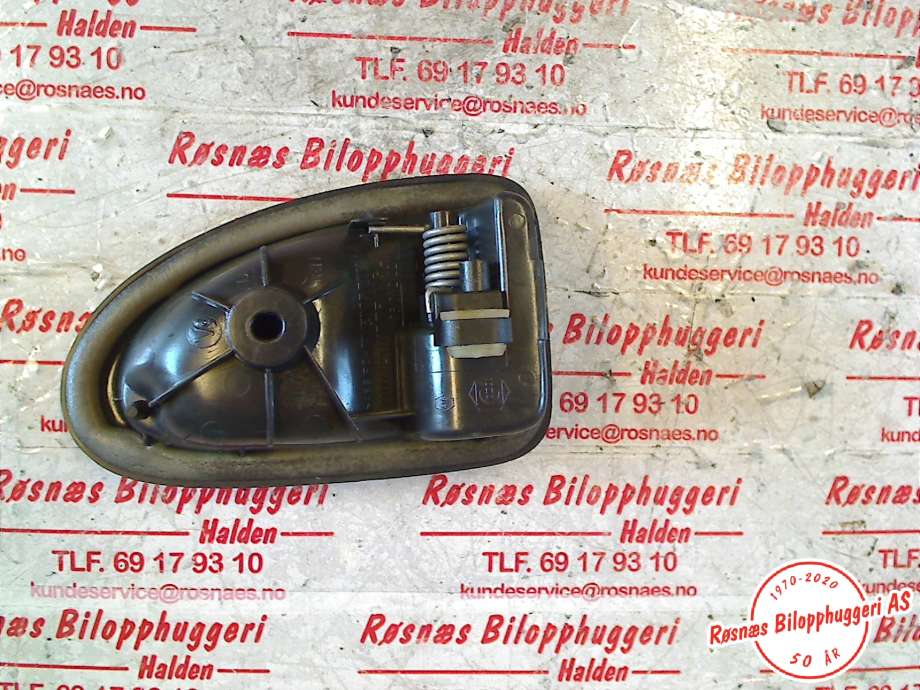Dørhåndtak inv høyre bak til Renault Trafic 2001-2006  (7700423887|)