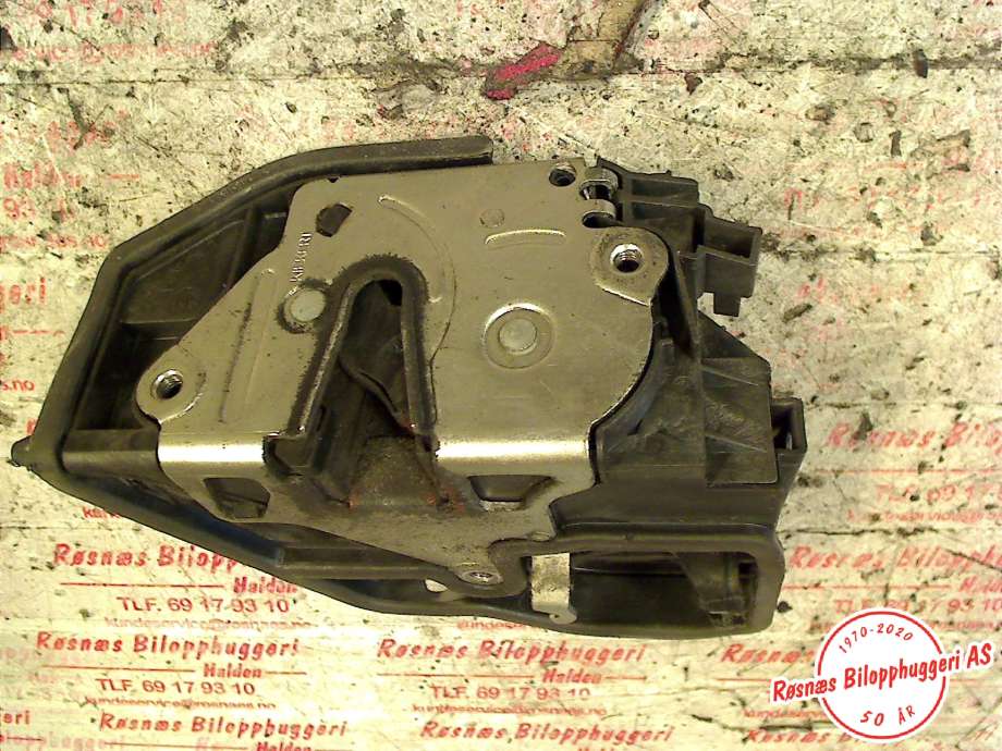 Låsekasse høyre til BMW X3 2003-2006 (Fase 1) (E83) (E83) (BMW|7167068|)
