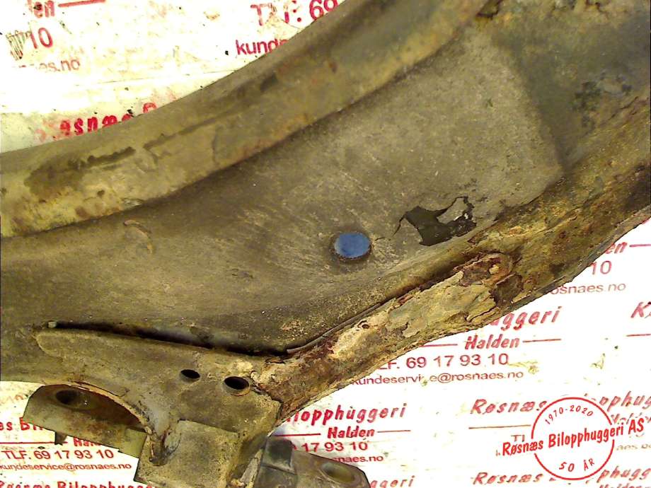 Bærebru høyre foran nedre til Nissan Qashqai 2007-2010 (Type I, Fase 1) (NISSAN|)