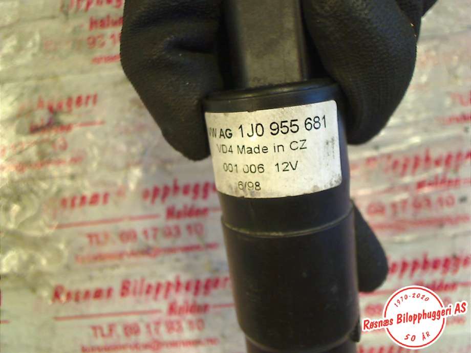 Spylerpumpe til VW Golf V, Combi 2003-2008  (VOLKSWAGEN|1J0955681|)