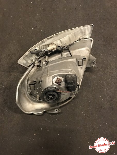 Frontlykt høyre halogen til Renault Trafic 2006-2014  (RENAULT|7700311372|91165720|)