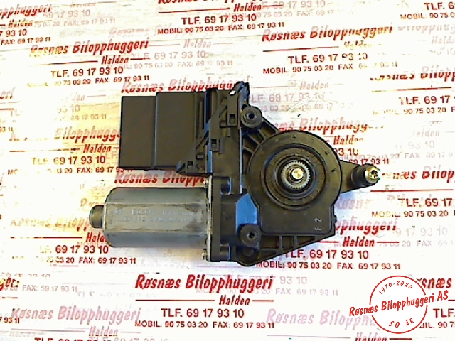 Ruteheis høyre til VW Passat 2001-2005 (B5,3BG) (B5,3BG) (VOLKSWAGEN|3B9839751BF|0130821697|)