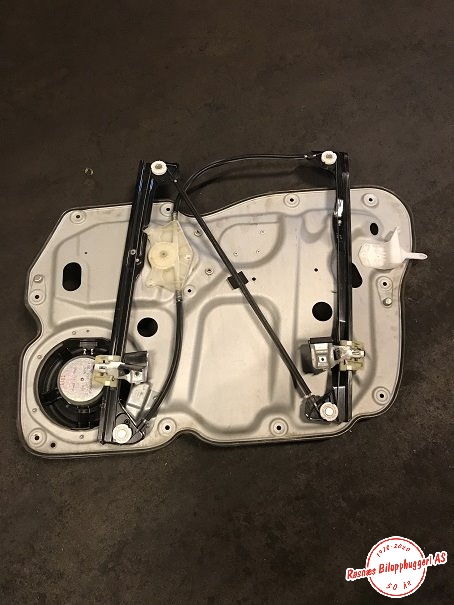 Ruteheis til VW Caddy, 2010-2015 (Type III, Fase 2) (VOLKSWAGEN MAXI|1T0837755M)