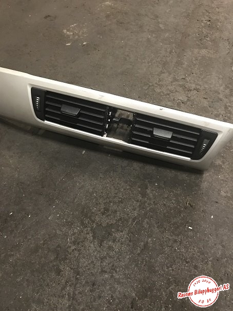 Dashbord friskluftdyse til BMW 3-Serie 2012-2018 (F30/F31/F34) (F30/F31/F34) (BMW|9218552|)