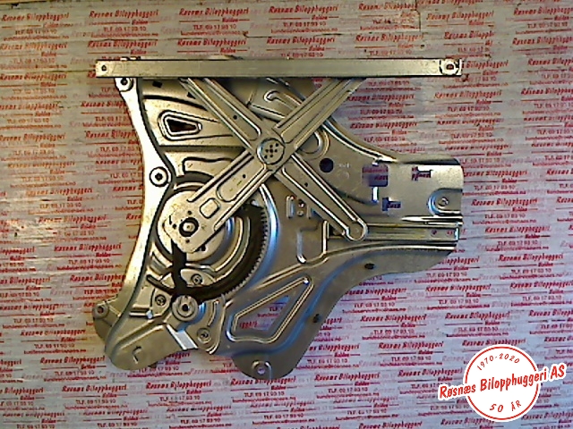 Ruteheis til Hyundai Ix35 2010-2015  (HYUNDAI|824702Y340|)