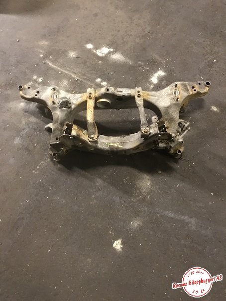 Travers bak til Nissan Qashqai, 2010-2014 (Type I, Fase 2) (NISSAN|)