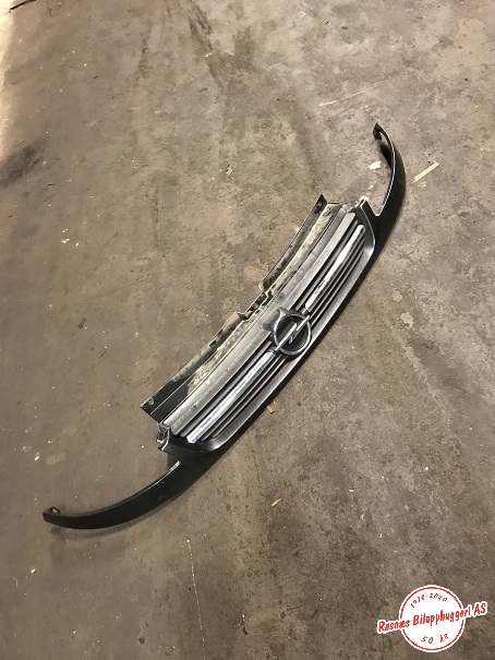 Grill til Opel Vivaro A, 2001-2006  (OPEL|)