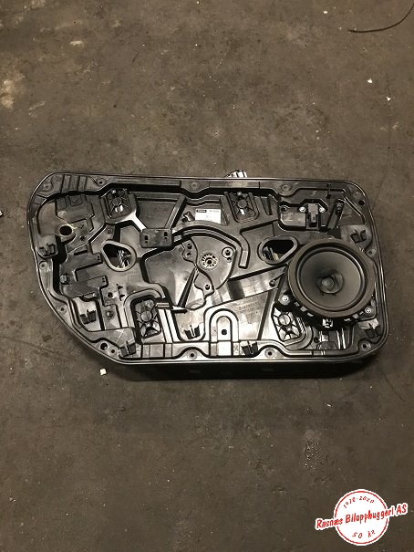 Ruteheis til Volvo V40 2012-2019  (VOLVO|31276215|964290100|)