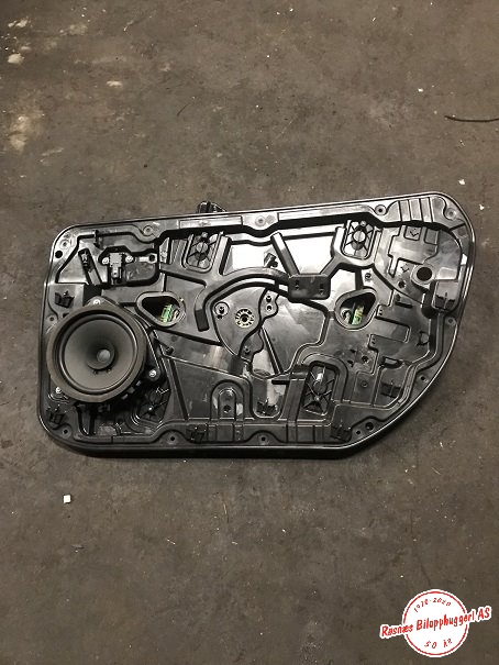 Ruteheis til Volvo V40 2012-2019  (VOLVO|31276216|964290100|)