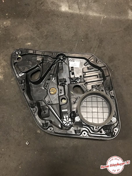 Ruteheis til Volvo V40 2012-2019  (VOLVO|31276217|)