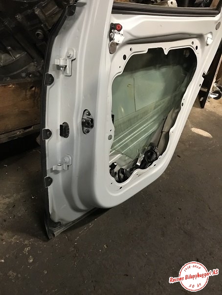 Dør høyre bak til Volvo V40 2012-2019  (VOLVO|)