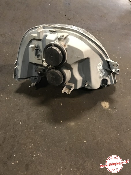 Frontlykt venstre halogen til Opel Movano 1999-2010  (OPEL|8200163516|)
