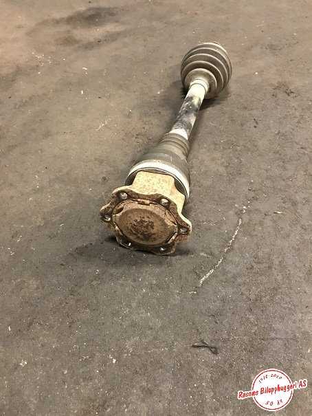 Drivaksel høyre foran til Audi A4 2007-2014 (Type IV) (B8) (B8) (AUDI|8K0 407 271 AJ|)