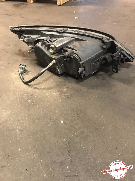Frontlykt venstre xenon til Ford Mondeo 2001-2007 (Type III) (FORD|1S7113006CL|)