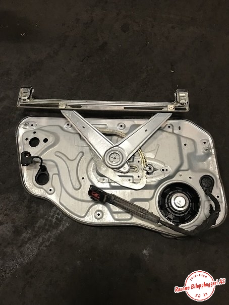 Ruteheis til Volvo V50 2004-2007 (Fase 1) (VOLVO|8679081|)