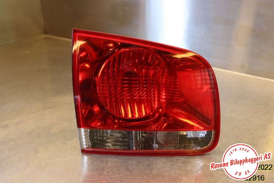 Baklykt venstre indre til VW Touareg 2003-2007 (Type I, Fase 1)  (VOLKSWAGEN|7L6945093R|)