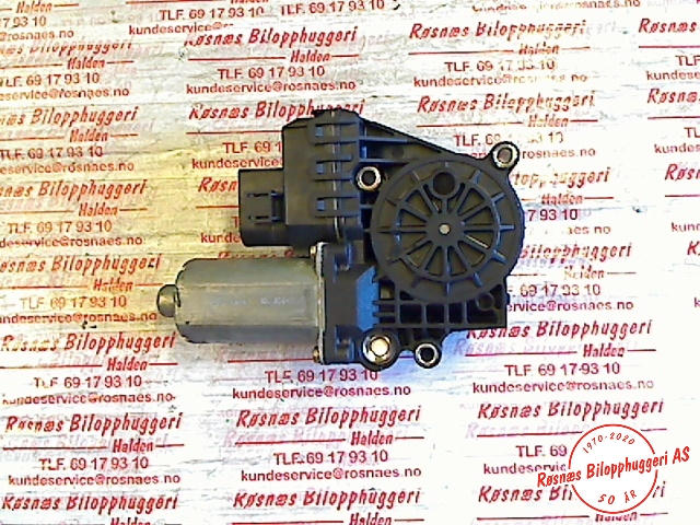 Ruteheis høyre til Audi A6 1997-2001 (Type II, Fase 1) (C5) (C5) (AUDI|4B0959802E|0130821774|)