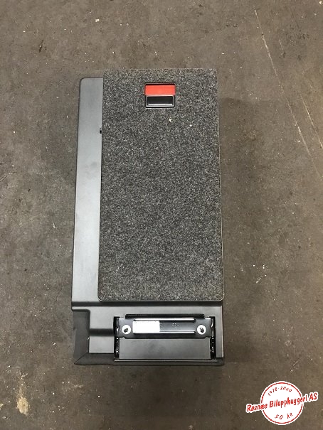 Sete armlene lokk til VW Golf VI 2008-2012  (VOLKSWAGEN|1K0885205BA|)
