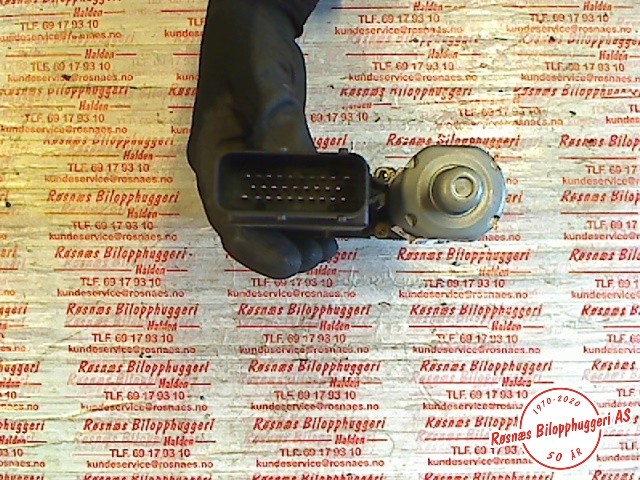 Ruteheis høyre til VW Passat 2001-2005 (B5,3BG) (B5,3BG) (3B4837751LJ|0130821695|)