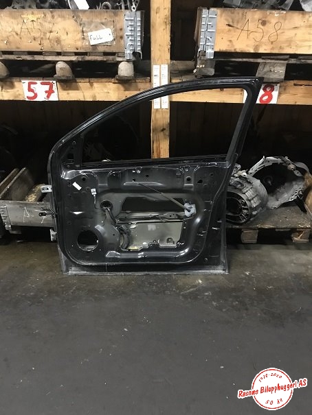 Dør høyre foran til Nissan Qashqai 2007-2010 (Type I, Fase 1) (NISSAN|)