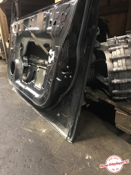 Dør høyre foran til Nissan Qashqai 2007-2010 (Type I, Fase 1) (NISSAN|)