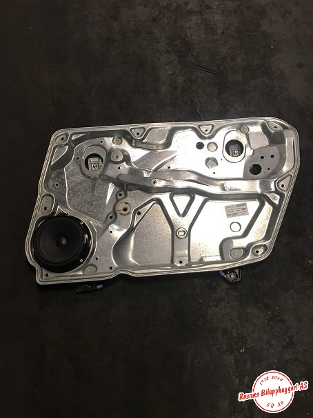 Ruteheis til VW Passat 1997-2000 (B5,3B) (B5,3B) (VOLKSWAGEN|3B4837756A|)