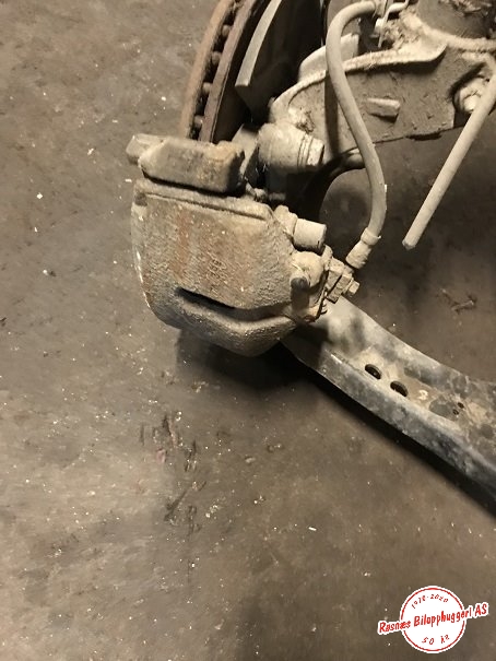 Bremsecaliper høyre foran til VW Passat 2011-2015 (B7) (B7) (VOLKSWAGEN|)