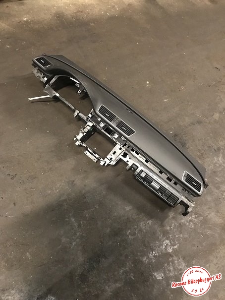 Dashbord til VW Passat, 2011-2015 (B7) (B7) (VOLKSWAGEN|)