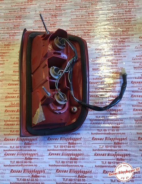 Baklykt venstre til Toyota RAV4 2000-2006 (Type II) (TOYOTA|)
