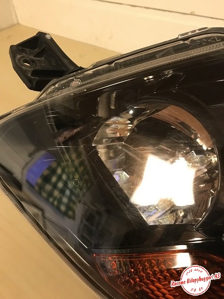 Frontlykt venstre halogen til Mitsubishi i-MiEV 2010-->>  (MITSUBISHI|)