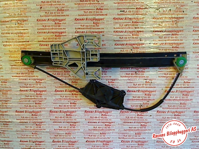 Ruteheis til Audi A4 2007-2014 (Type IV) (B8) (B8) (AUDI|8K0839462A|)