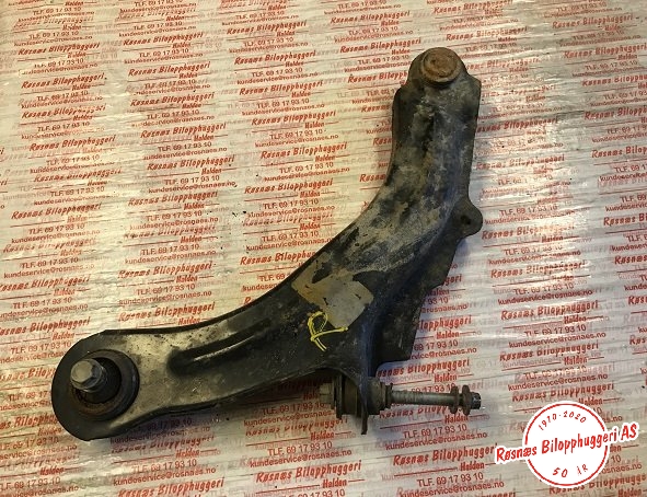 Bærebru høyre foran nedre til Renault Megane 2003-2005 (Type II, Fase 1) (RENAULT|)