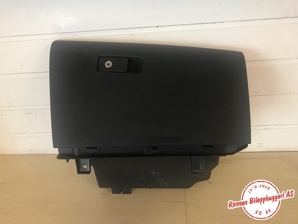 Hanskerom til Volvo V60, 2010-2013 (Type I, Fase 1)  (VOLVO|)