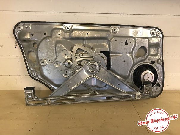 Ruteheis til Volvo XC70, 2008-2013 (Type II, Fase 1)  (VOLVO|30661066)