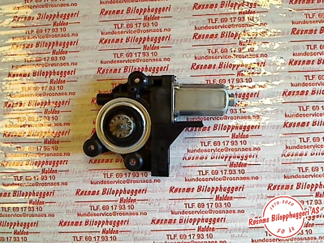 Ruteheis høyre til Volvo XC70, 2008-2013 (Type II, Fase 1)  (VOLVO|30699646)