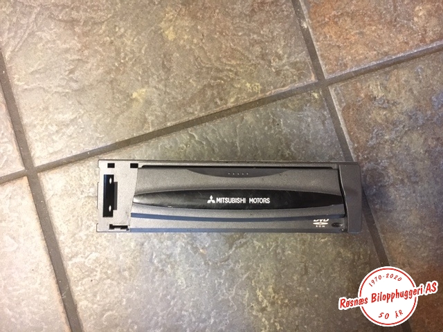 Bilstereo til Mitsubishi Grandis, 2004-2009  (MITSUBISHI|ME012083110038B)