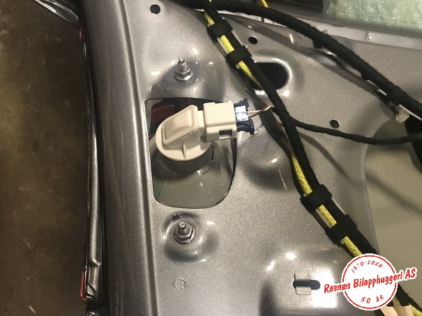 Baklykt høyre indre til VW Golf V, Combi 2003-2008  (VOLKSWAGEN|1K6945094E|)