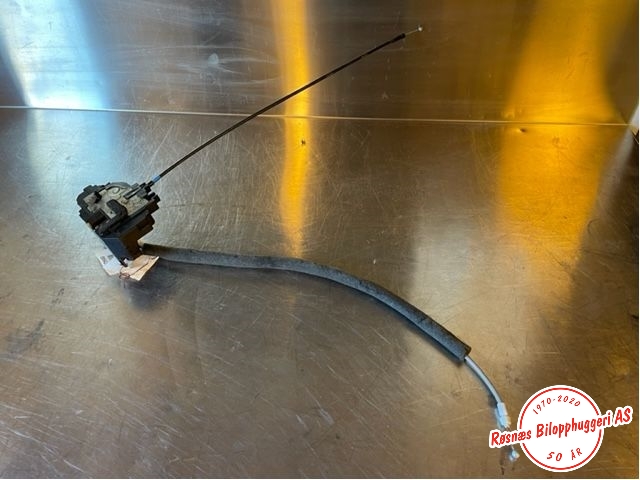 Låsekasse høyre til Nissan Qashqai 2010-2014 (Type I, Fase 2)  (NISSAN|82500EY10D||82500EY11D)