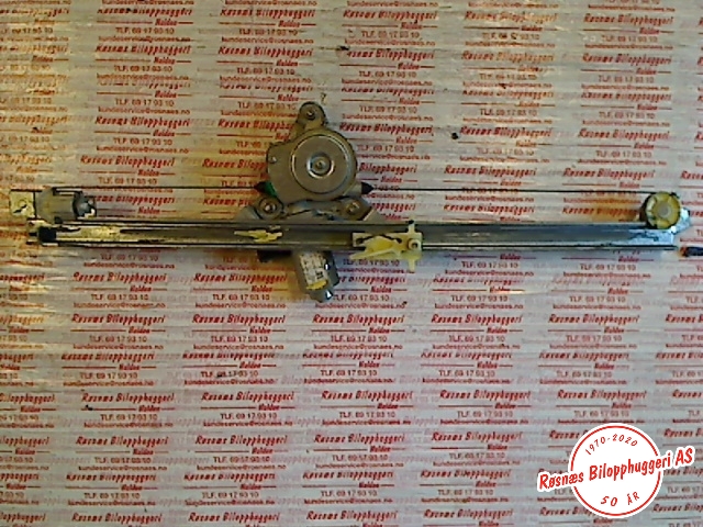 Ruteheis venstre til Renault Trafic 2001-2006 (RENAULT|7700311820|)
