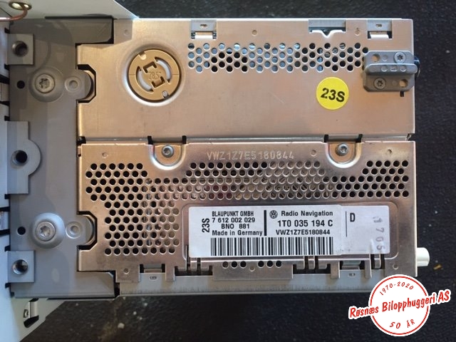 Bilstereo navigasjon til VW Touran 2003-2006 (Type I, Fase 1)  (VOLKSWAGEN|1T0035194C|7612002029|)