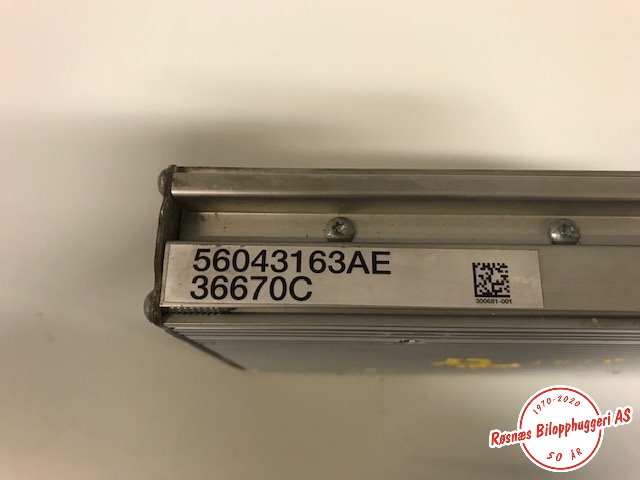 Bilstereo forsterker til Dodge Durango 2004-2009  (DODGE|56043163AE|36670C|)