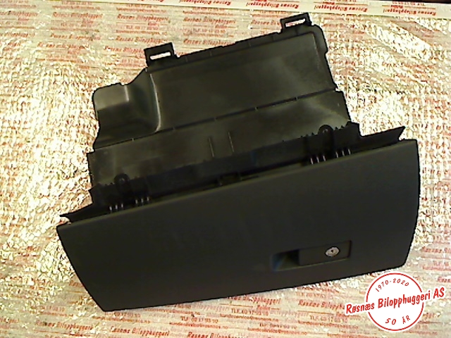 Hanskerom til Volvo V70, 2007-2013 (Type III, Fase 1)  (VOLVO|39810153)