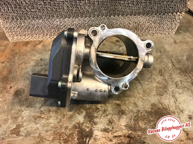 Spjeldhus til VW Transporter / Caravelle 2019-->> (T6.1) (T6.1) (VOLKSWAGEN|04L128063K|)