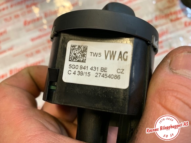 Bryter lys til VW e-Golf 2014-2017 (Fase 1)  (VOLKSWAGEN|5G0941431BE|)