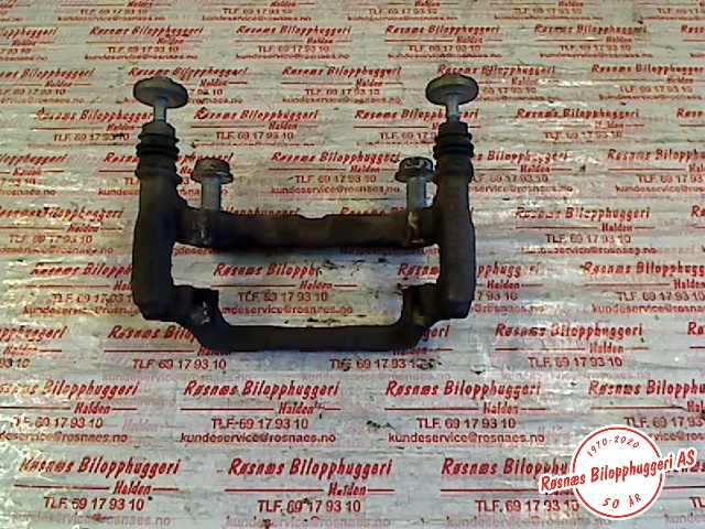 Bremsecaliper brakett til Mercedes C-Klasse, 2014-2018 (Fase 1) (W205) (W205) (MERCEDES|A 205 421 08 94)