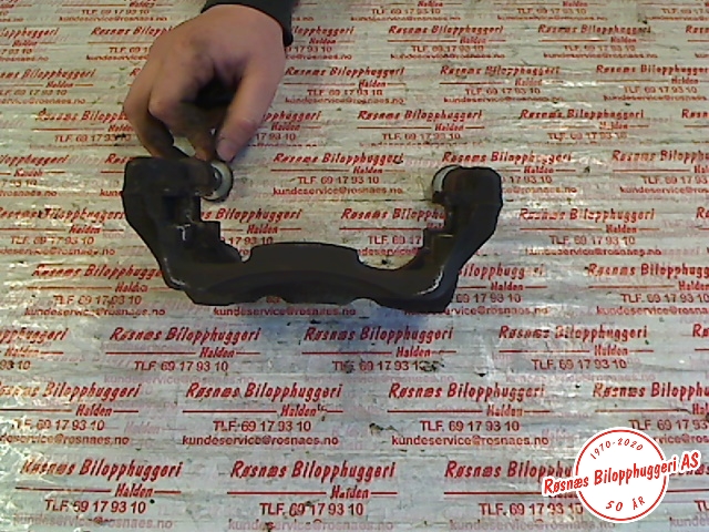 Bremsecaliper brakett til Mercedes C-Klasse 2014-2018 (Fase 1) (W205) (W205) (MERCEDES|A 205 421 08 94|)