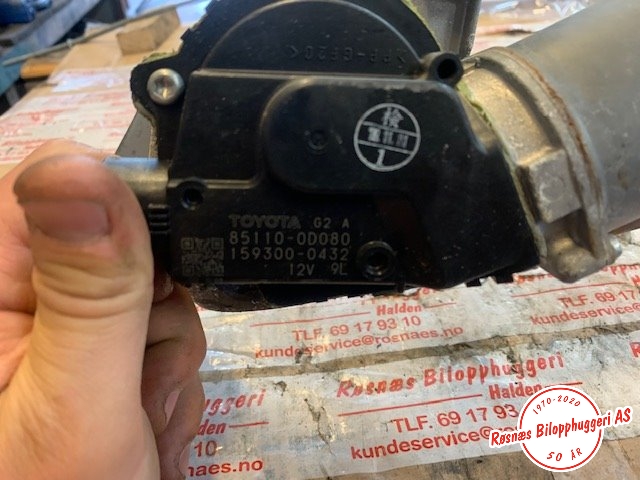 Viskermotor frontrute til Toyota Yaris 2009-2011 (Type II, Fase 2)  (TOYOTA|851100D080|)